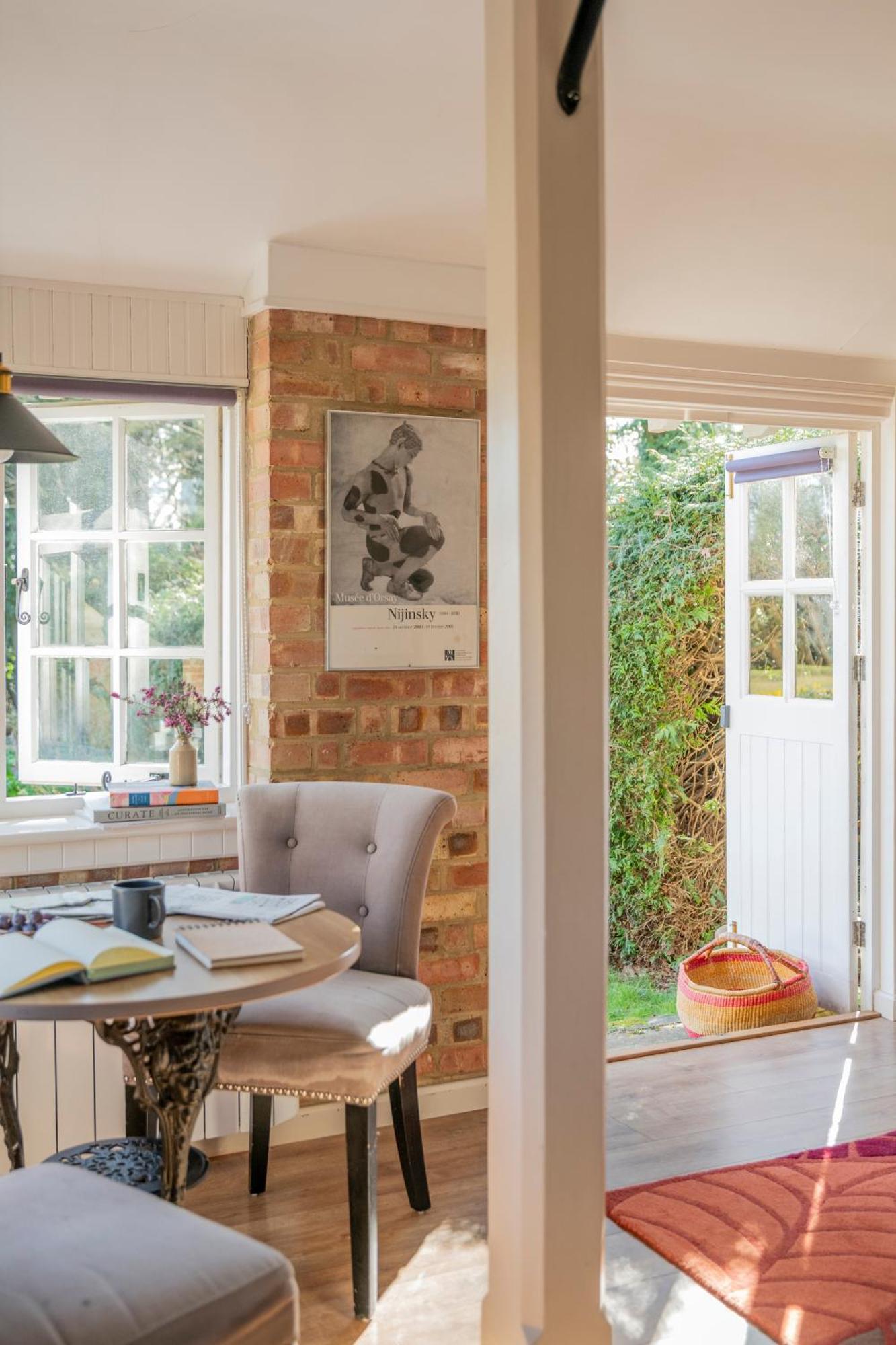 Old Mill Lodge By Huluki Sussex Stays Hurstpierpoint Extérieur photo