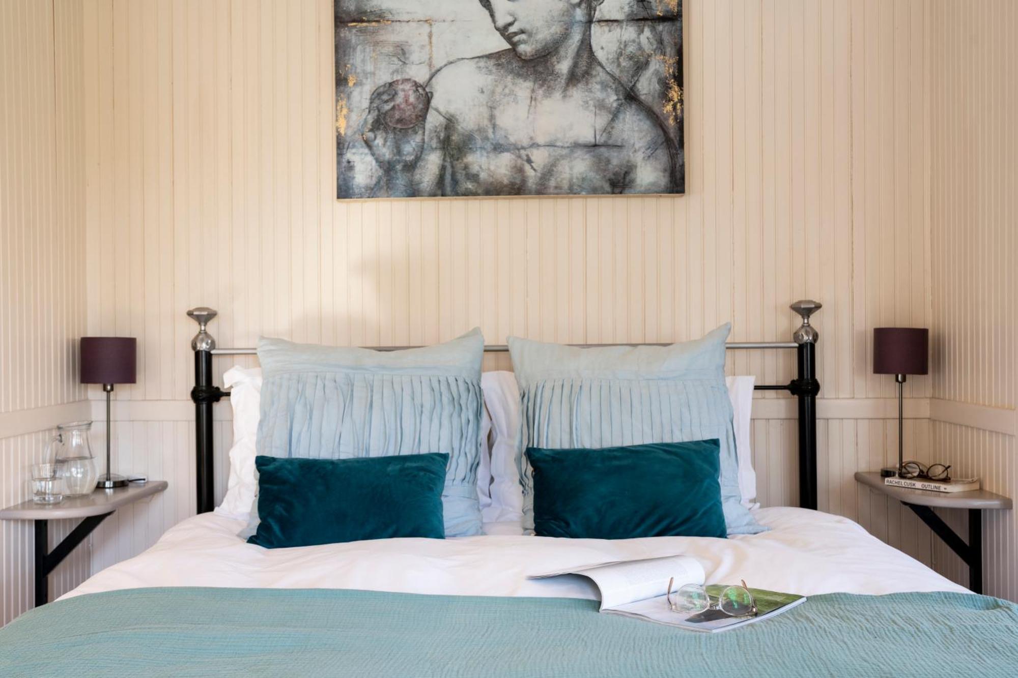 Old Mill Lodge By Huluki Sussex Stays Hurstpierpoint Extérieur photo